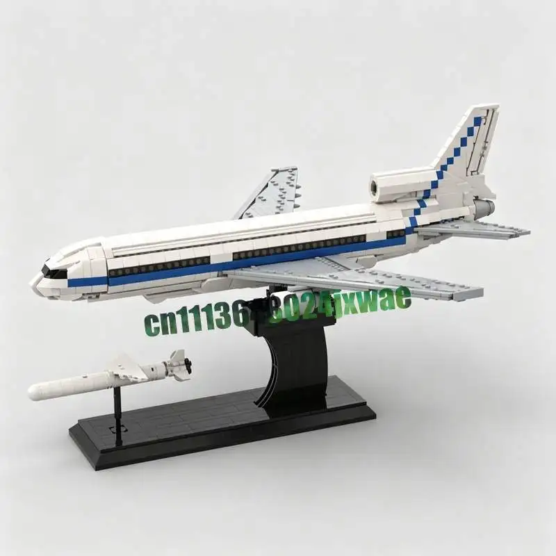 Фото Конструктор Lockheed Tristar (1917 деталей): Модель космического самолета MOC, сборная головоломка, игрушка-подарок, креативные кирпичики для демонстрации №1
