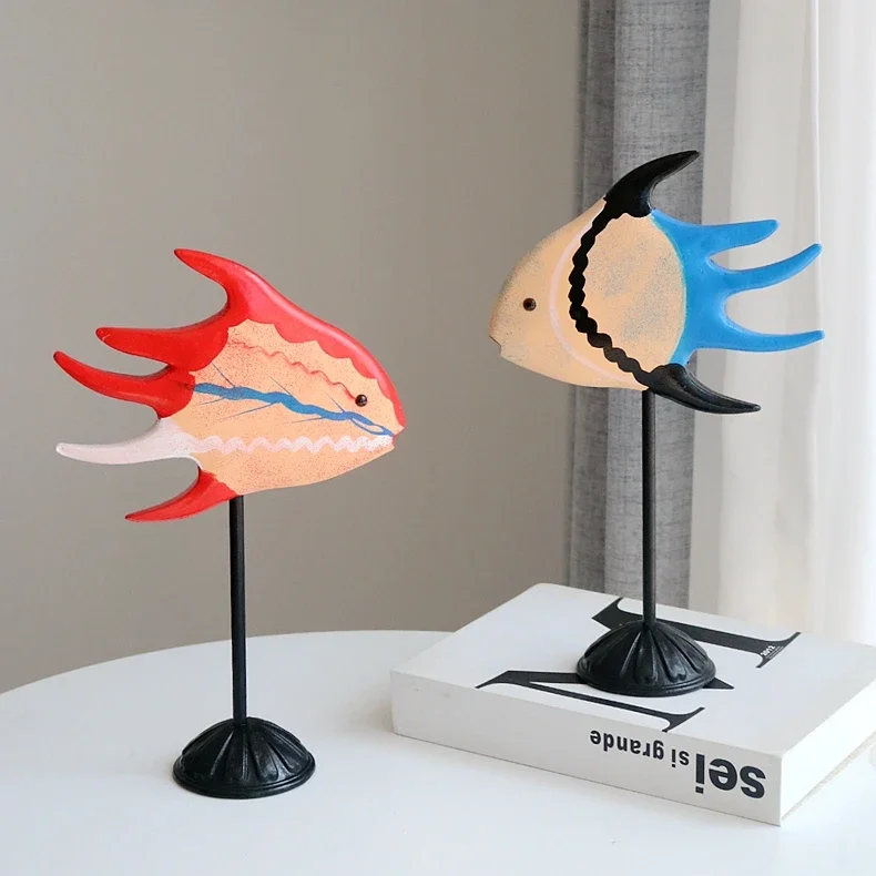 Фото Mediterranean Style Wooden Kiss Fish Ornament Ocean Theme Desktop Model Soft TV Cabinet Table Decor Fish Shaped Room Accessories №1