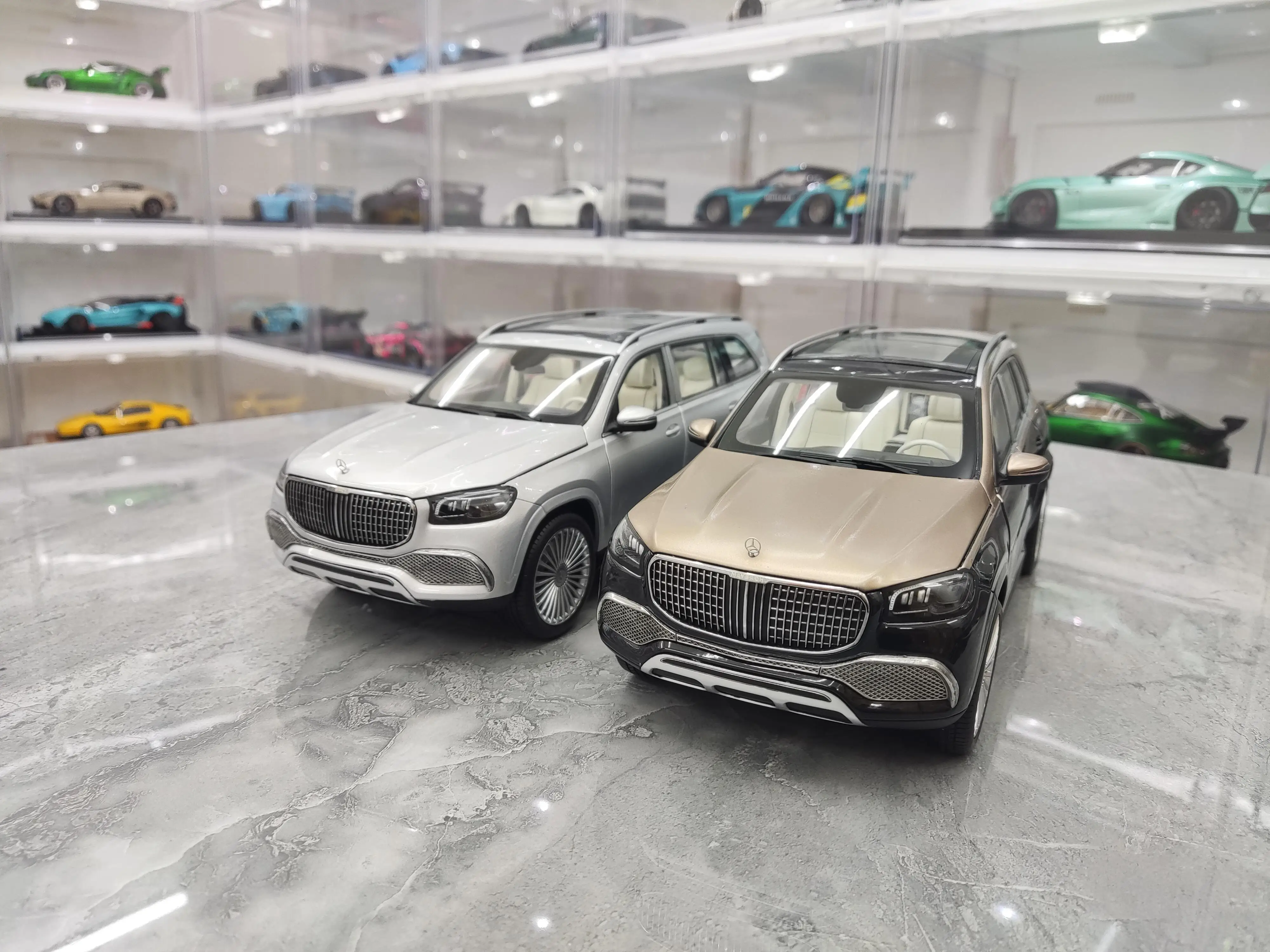 Коллекция моделей автомобилей Mercedes Maybach GLS 600 1 18