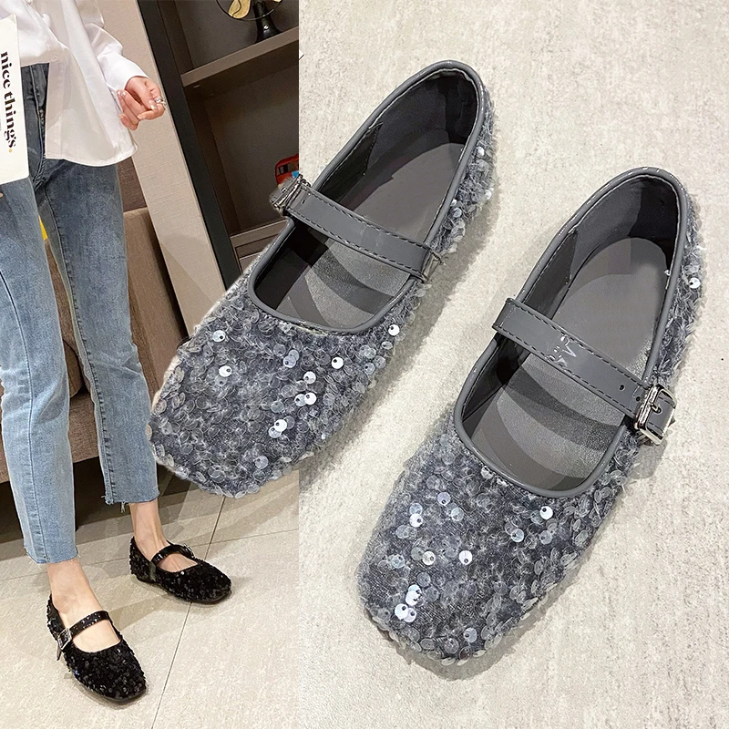 

2022 Spring and Autumn New Korean Version of The Sequins Square Head One-line Buckle Flat Bottom Comfortable Beanie Shoes