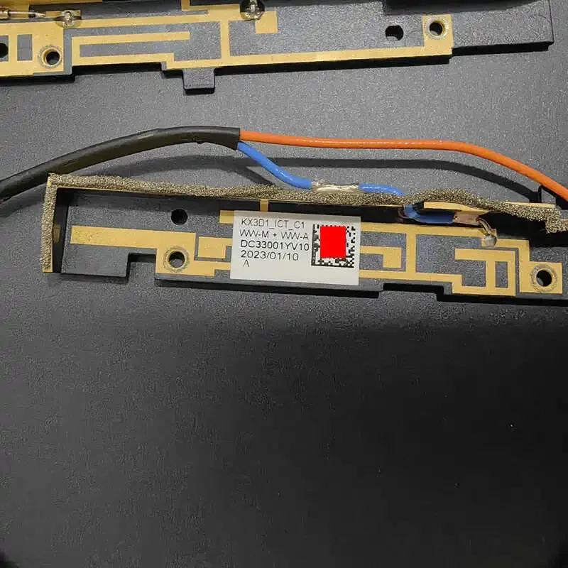 Оригинальная антенна WWAN FRU для ноутбука Thinkpad X13 Yoga Gen4 X13 2-в-1 Gen5 5A30Z88233 (art.: 3920cd035a190) - 3920cd035a190
