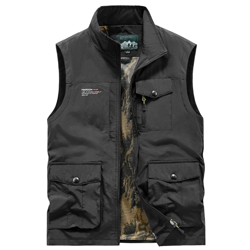 

New Men Waistcoat Outdoor Winter Autumn Leisure Solid Color Young Middle-aged Photography Fishing Casual Vest Jacket Male