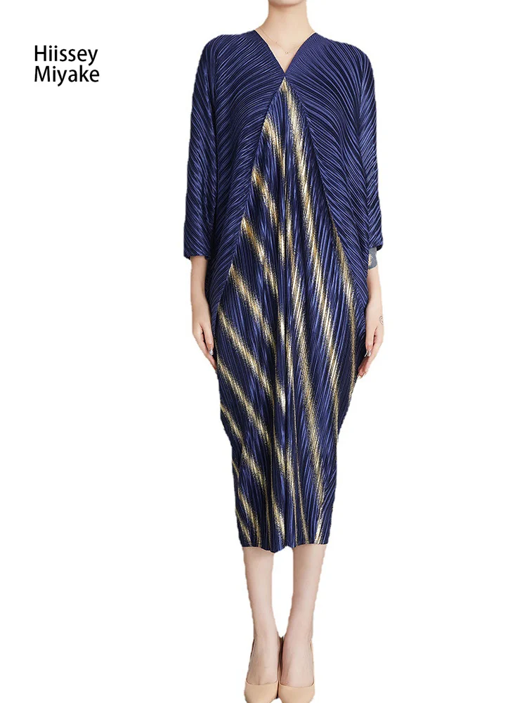 

HiIssey Miyake Fashion Design Striped Pattern Slim Pleated Women Models Bat Sleeve V-neck Elegant Commuter Temperament Dresses