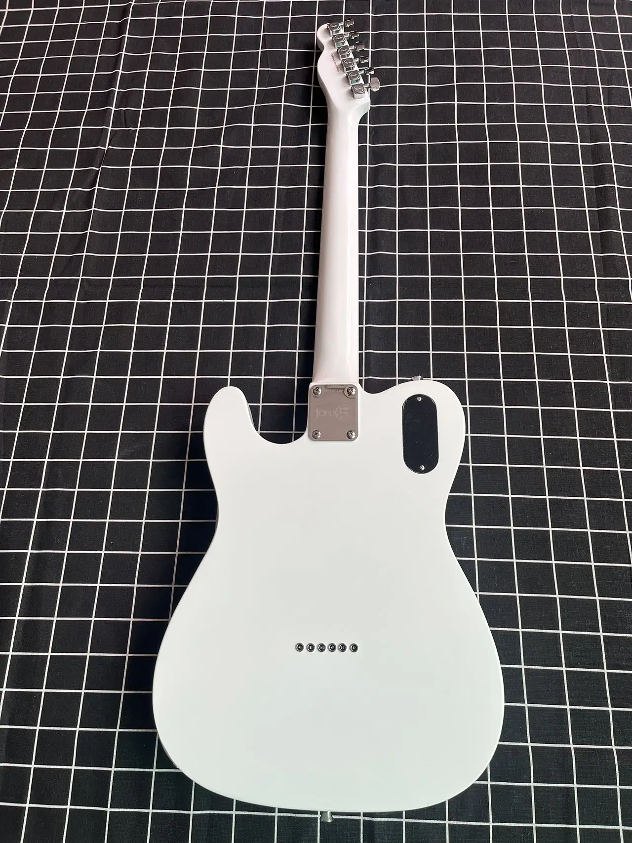 Tele Electric Guitar，mahogany Body， Rosewood Fingerboard Chrome Hardware High Quality Guitarar GHFGDHDE