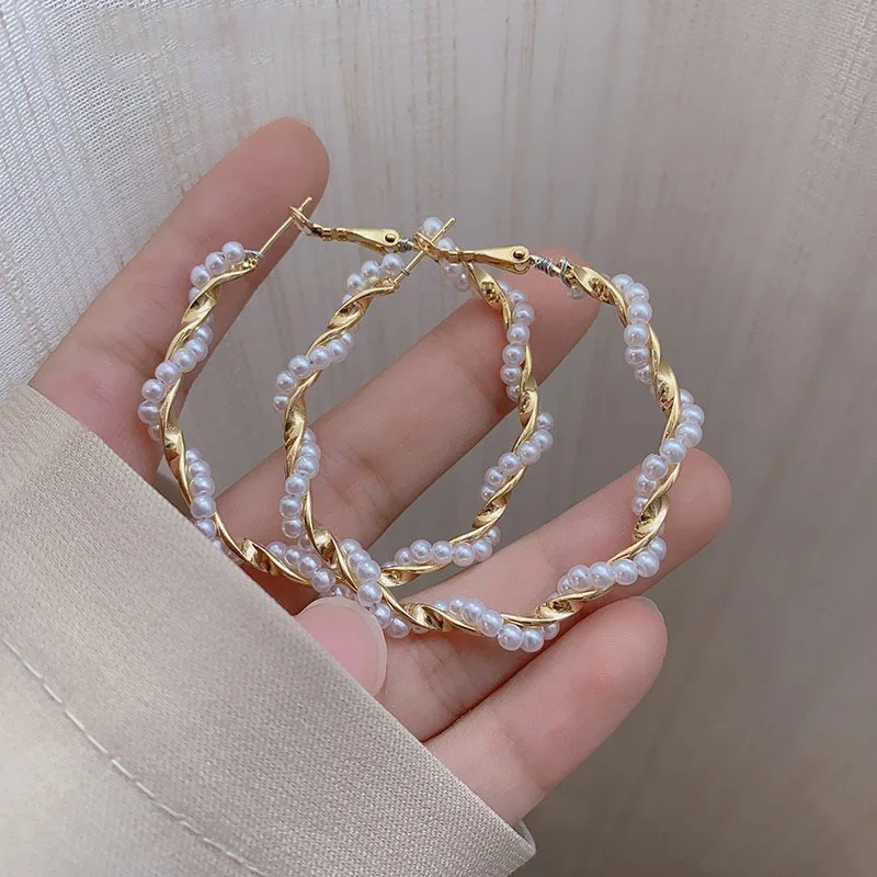 Большие круглые серьги-кольца с жемчужной шпагой для женщин