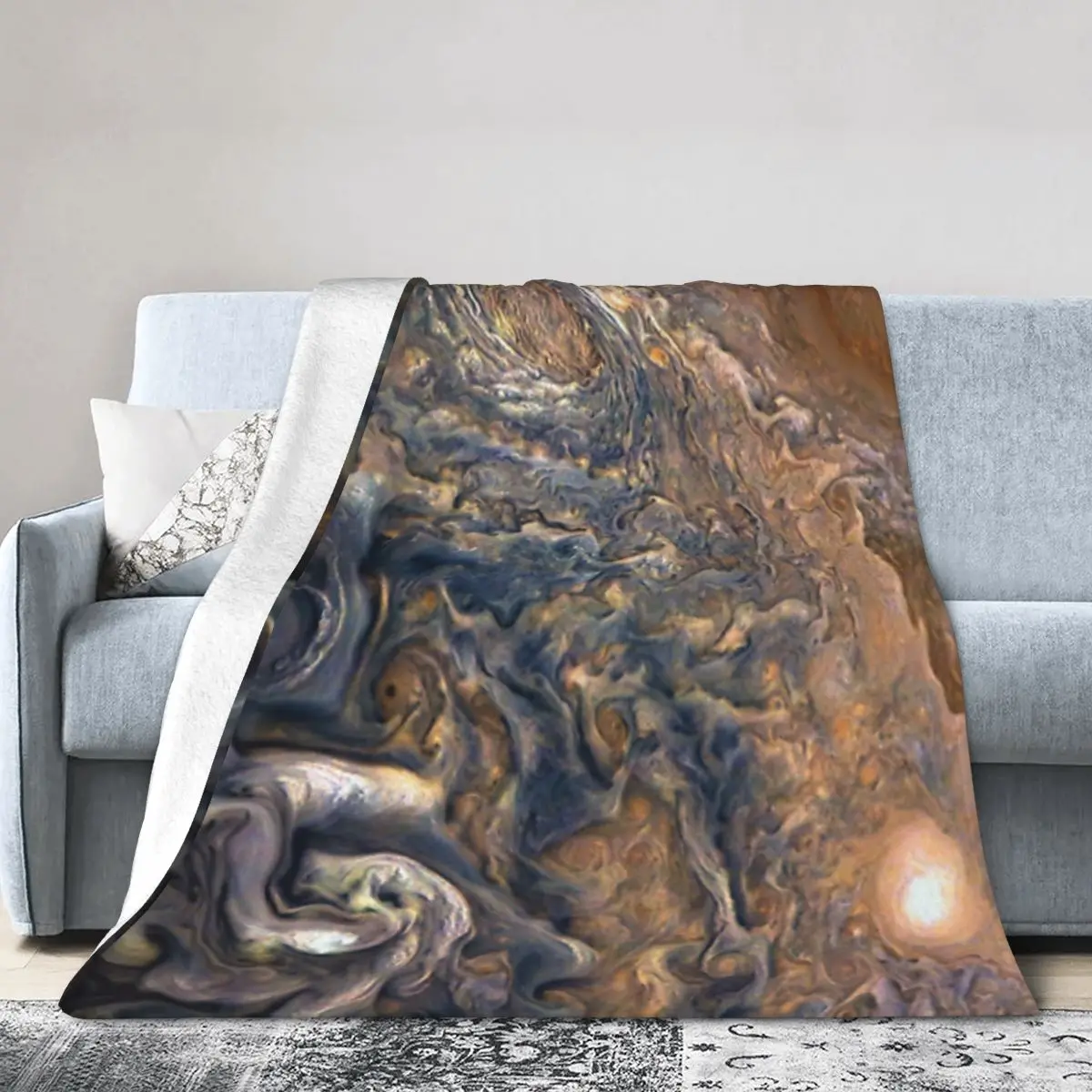 Swirling Clouds Of Planet Юпитер крупным планом от Juno Cam Ультрамягкое одеяло из микрофлиса