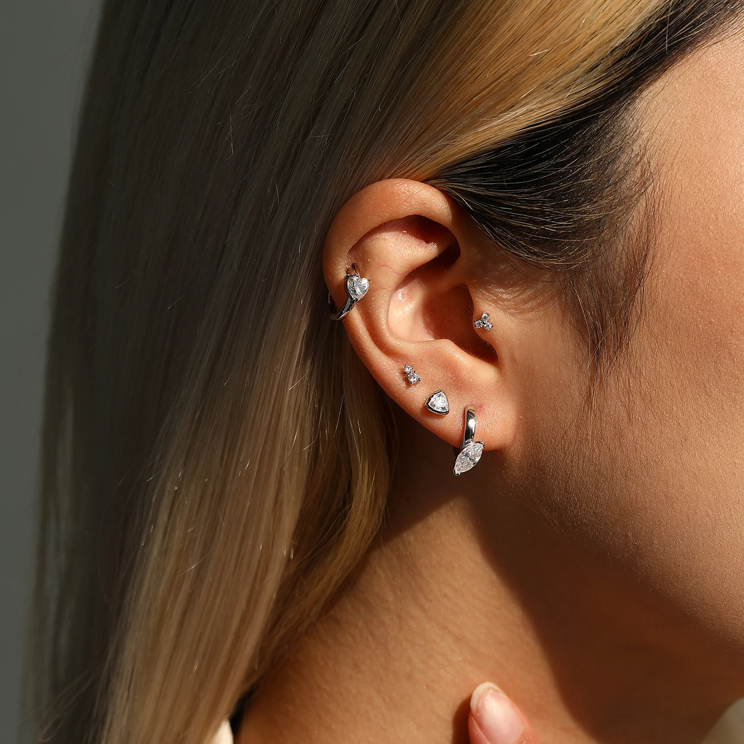 Фото Серьги-кольца MODIAN Delicate Clarity Moissanite из стерлингового серебра 925 пробы с лабораторными бриллиантами для женщин, изысканные ювелирные изделия, подарки №2