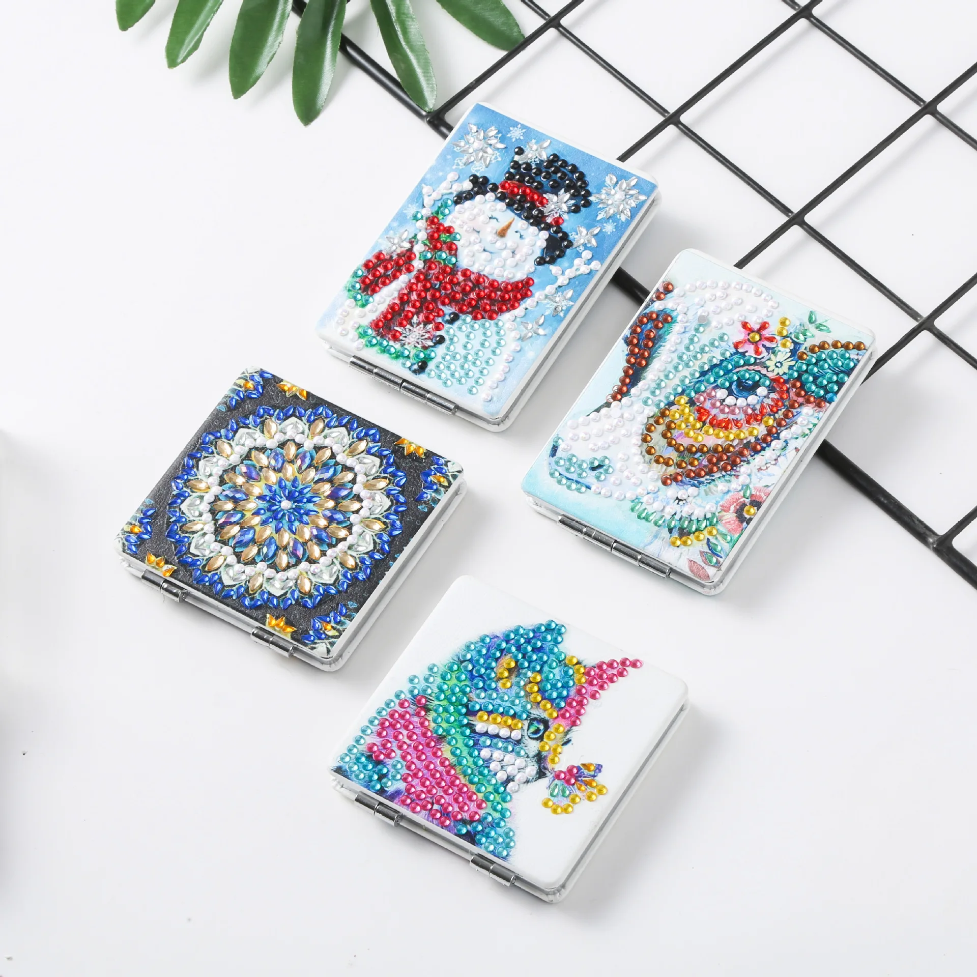 

DIY Diamond Painting Mirror Cat Snowman Square Round Mini Makeup Mirror Foldable Two-Side Women Mirrors Handicrafts Mosai Kit