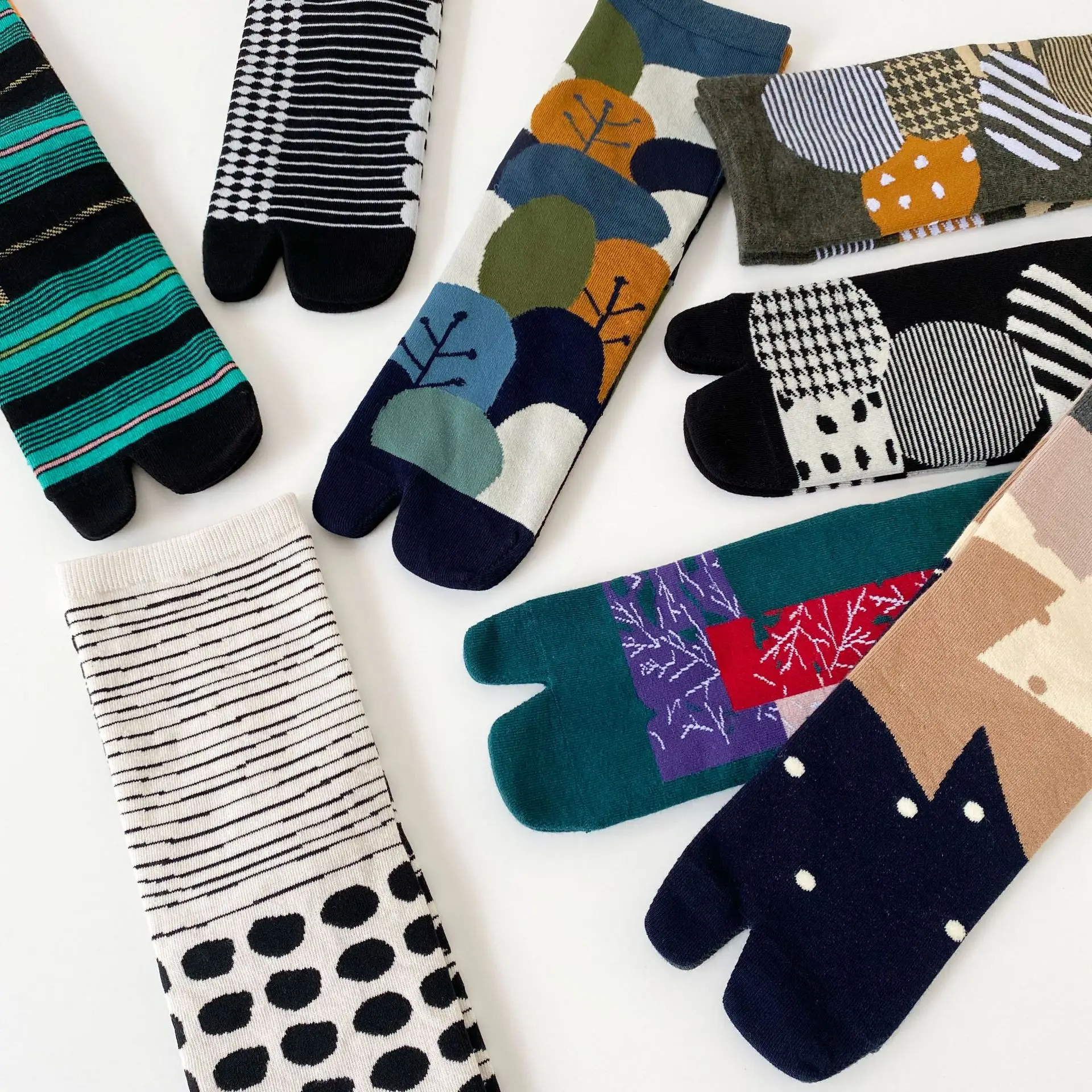 2023 Socks Female Polka Dot Striped Socks Split Toe Socks Designer Jacquard Combed Cotton Socks Women Tabi Socks Harajuku Socks