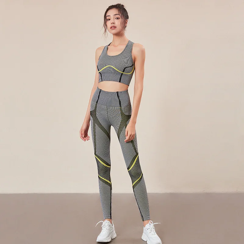 

New Stripes Yoga Clothing Sets Outdoor Sports Bra Leggings Suit Shockproof Fitness Cycling Women Vest Sportswear 2 Pcs