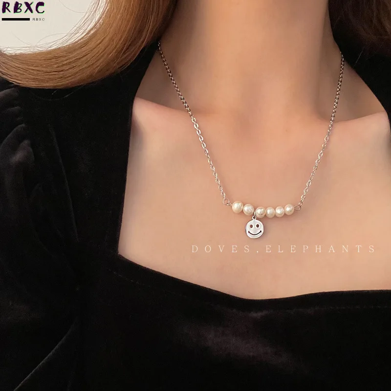

Korean Temperament Freshwater Pearl Smiling Face Necklace Female Summer Light Luxury Niche Collarbone Chain 2021 New Versatile