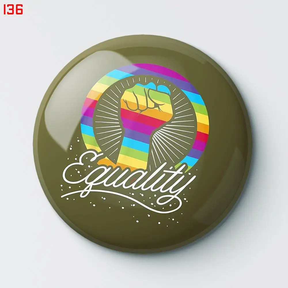 

Модные броши-булавки на пуговицах PRIDE year 00136
