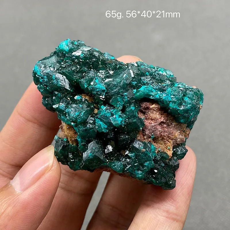 100% натуральные камни и кристаллы из кремниевой диоптазы