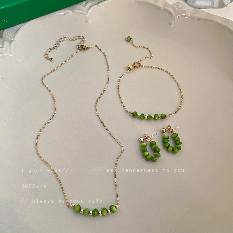 

Real Gold Electroplating Retro Emerald Bead Necklace French Temperament Clavicle Chain Pendant Simple New Versatile Necklace