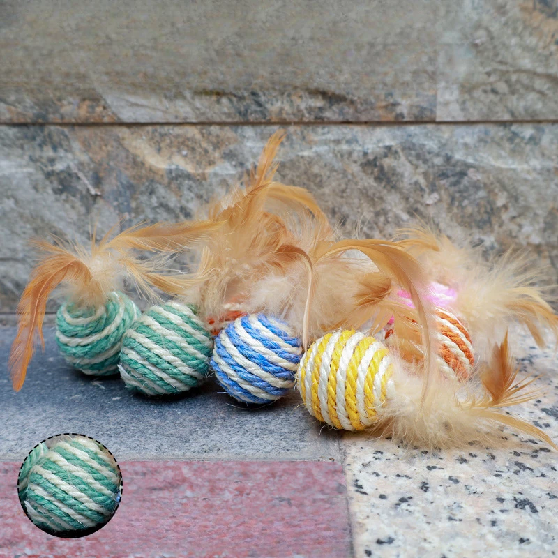 Игрушки для кошек сизалевые с перьями