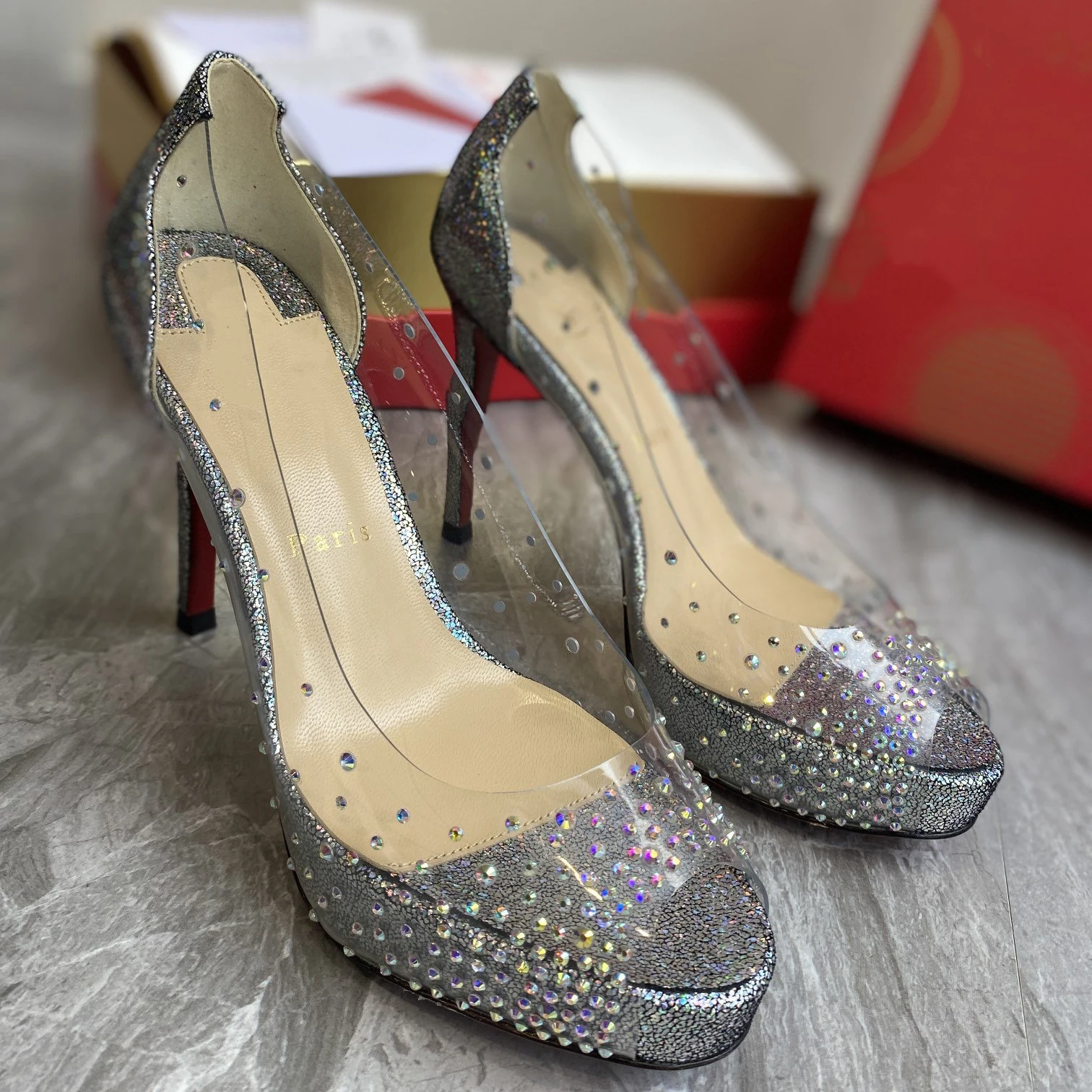 

Top Quality Womens High Heels Luxury Fashion Ladies Crystal Glisten Red Sole Shoes Classic Retro Designer 10cm High heel 0699HJ
