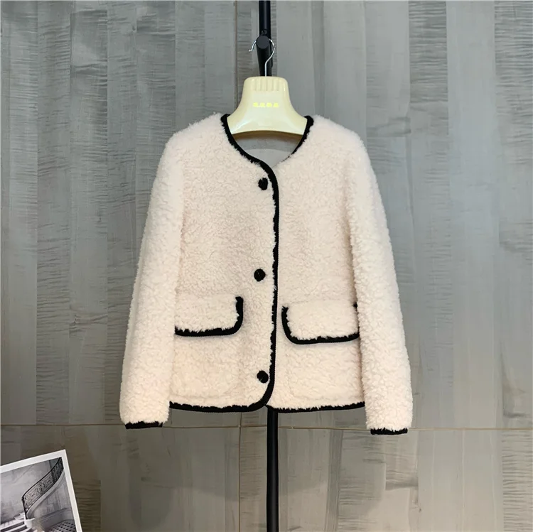 

Классическое маленькое очаровательное женское короткое пальто из натуральной овечьей шерсти, мех ягненка, модное молодежное зимнее пальто