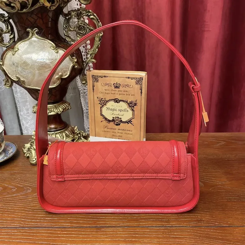 Retro French Stick Small Red Bag Women's Bag 2023 New Light Luxury Brand Simple Fashion Single Shoulder Messenger Bag Sac