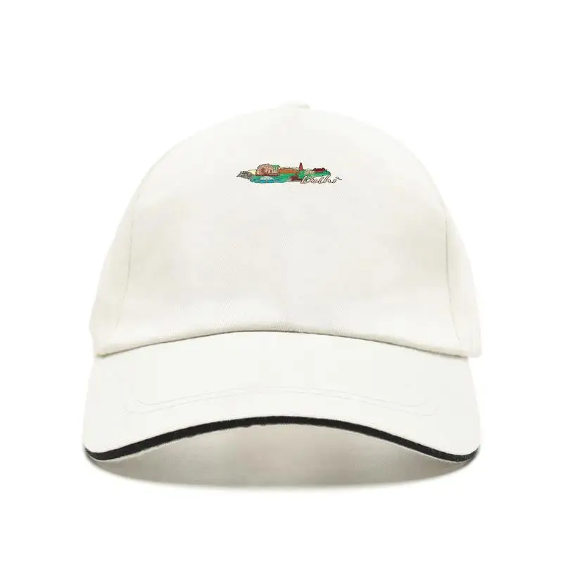 

Бейсболка с надписью «The Red Fort qubath Minar Humayun»