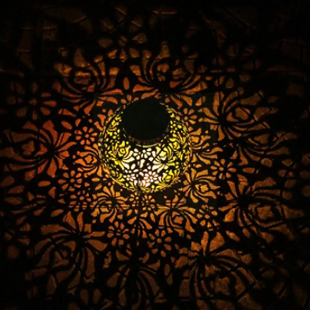 

2022 Waterproof Solar Lamp Retro Hollow Lantern Light Art Decorative Solar Garden Light Solar LED Light For Courtyard Lands O0D2