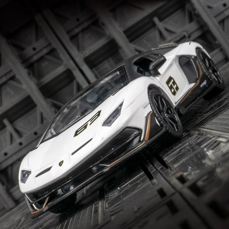 Фото Модель раллийного автомобиля Lamborghini Aventador SVJ63 из сплава, масштаб 1:32, с открывающимися дверями, звуковыми и световыми эффектами, автомобильные украшения. №1