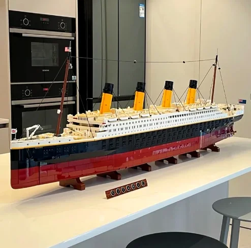 

IN STOCK Creativity Ship Titanic Building Blocks Model Assembling MOC Brick Boat Construction 9090pcs Fit 10294 Aldult Toy Gift