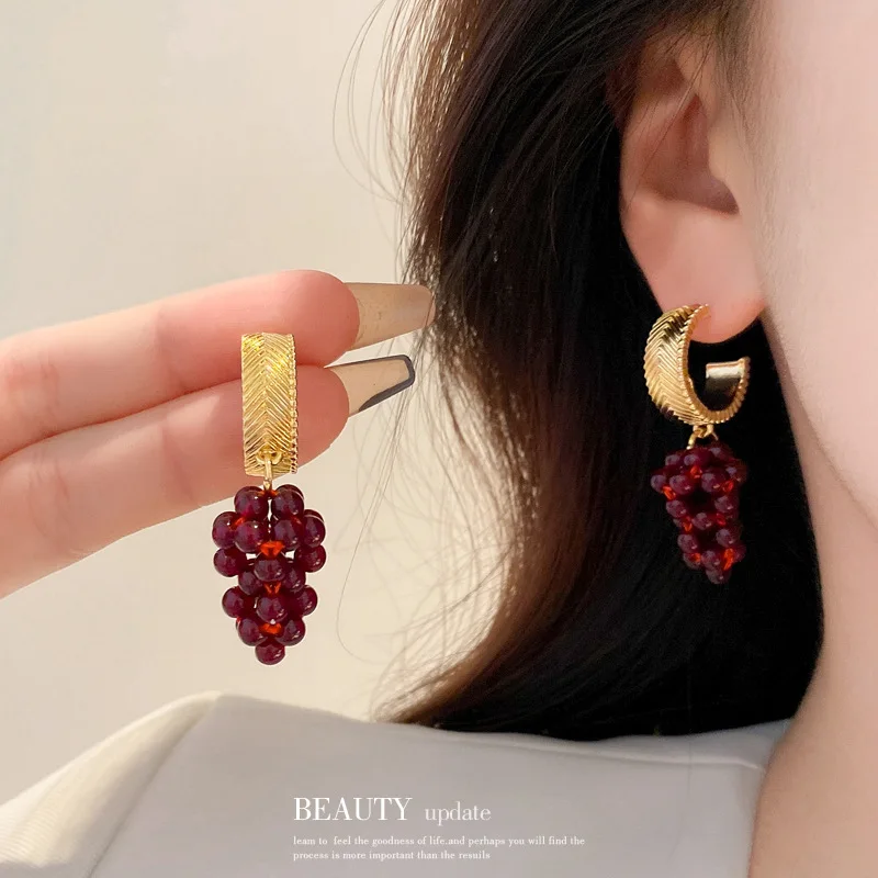 

2023 New Red Beaded Grape Tassel Sweet High Fashion Earrings For Women Girls Shiny Rhinestone Delicate Wedding Jewelry Gifts
