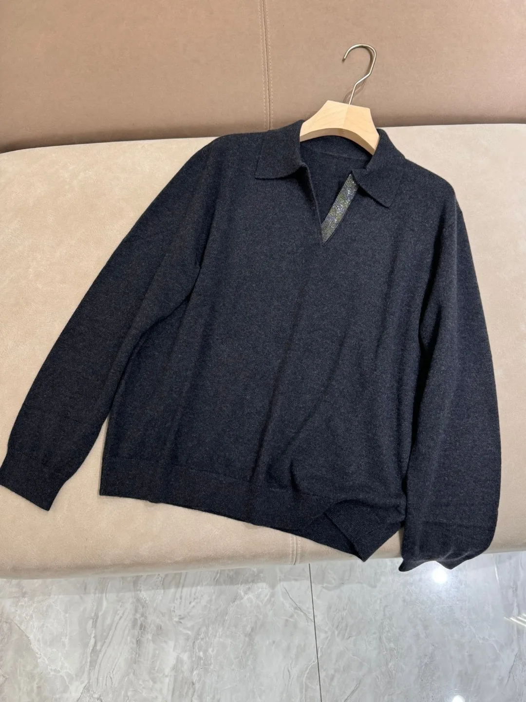 Осенний женский кашемировый свитер с длинными рукавами и V-образным вырезом