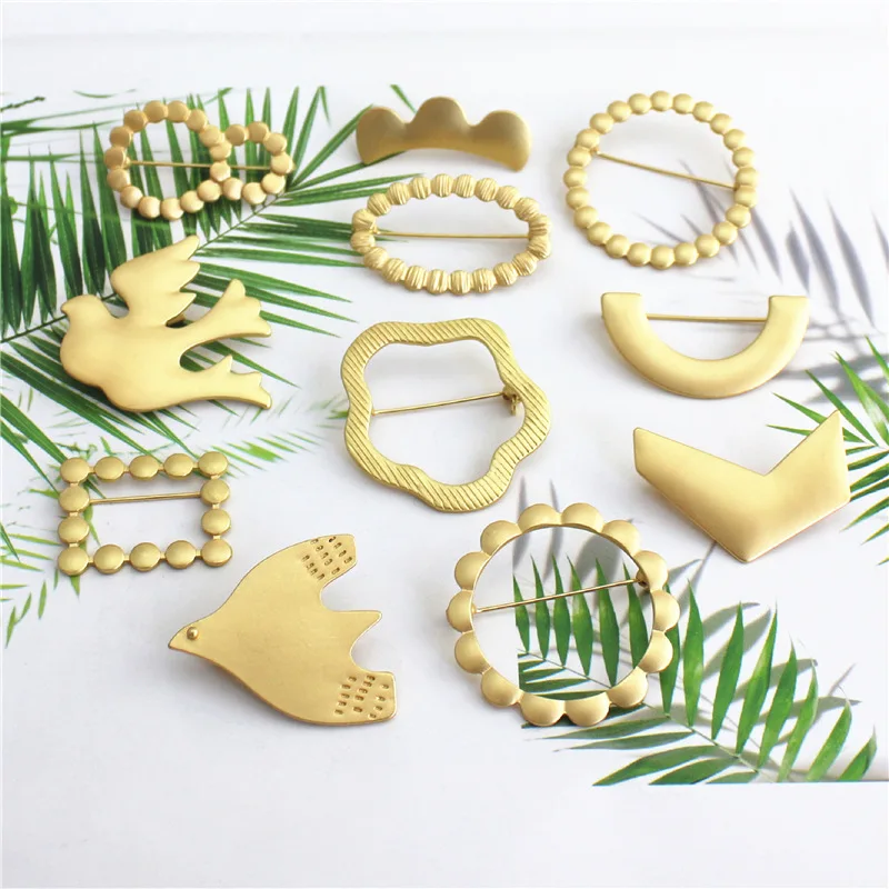 

Simple Matte Metal Geometric Bird Word Animal Geometry Round Square Cutout Brooch Badge Pin For Women Men Coat Scarf Hat Jewelry