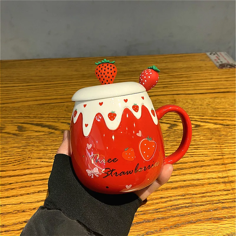 

Red/Pink Strawberry Ceramic Mugs Girl Heart Spoon With Lids Large Capacity Creative Home Breakfast Coffee Cups Friends Gift