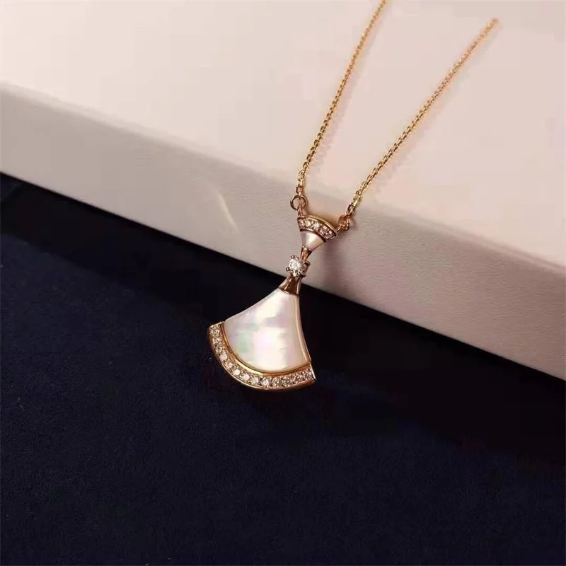 

BVL Necklace Customized S925 Sterling Silver Colorful Fan-shaped Diamond Necklace Fashion Design Luxury Necklace Wedding Gift