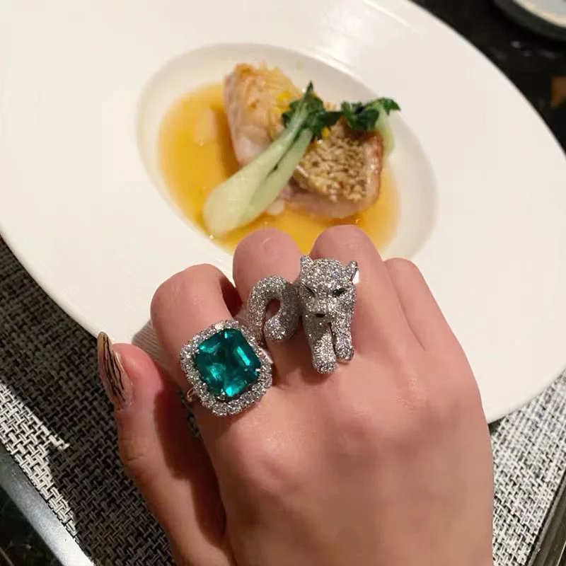 2022 New Fashion Trend Personality Animal Leopard Ring Woman Square Green AAA Zircon Wedding Bride Luxury Jewelry Holiday Gift
