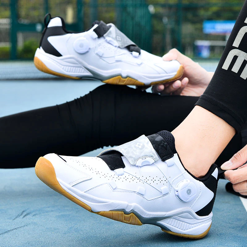 New badminton shoes men's and women's outdoor professional volleyball sports shoes, elastic light table tennis training shoes