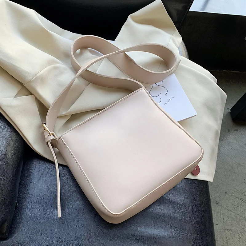 

Новая дизайнерская модная сумка-мешок, элегантная вместительная квадратная сумка-мессенджер, сумка на плечо, ширина 22 см, высота 19 см, толщина 7 см