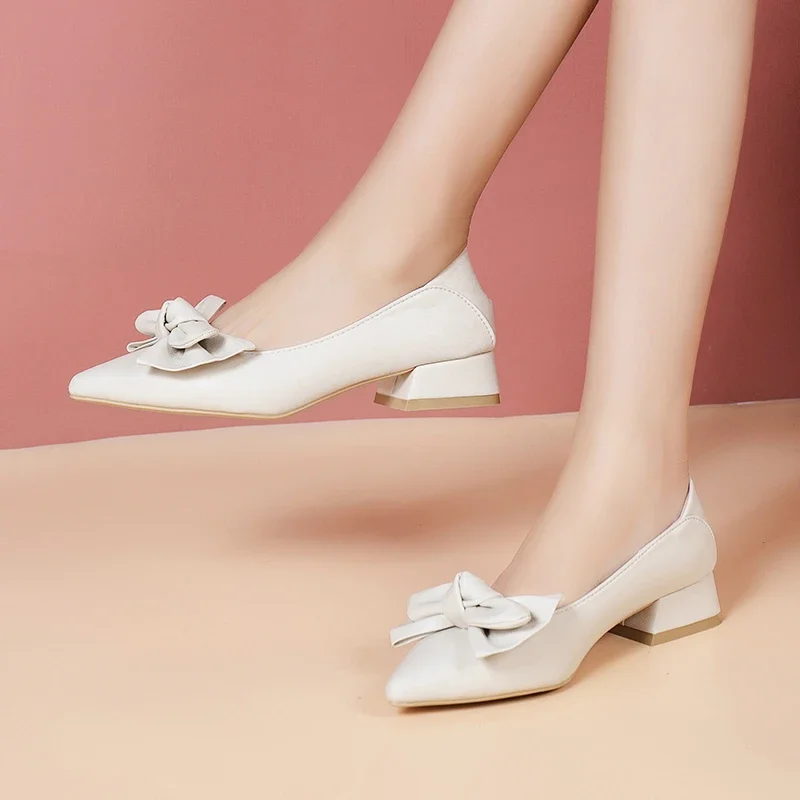 Туфли женские на среднем каблуке пикантные заостренный носок бант квадратный