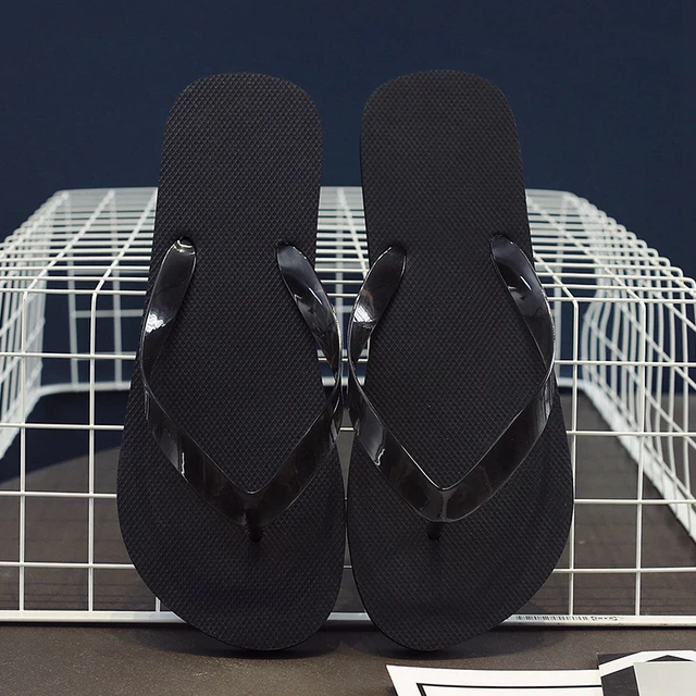 

2022 Summer Solid Color Lndoor Non-Slip Flip-Flops Clip-On Breathable Beach Shoes Flat Couples Style Multiple Colors