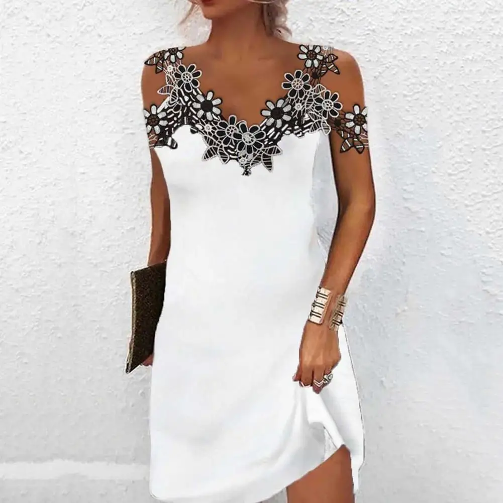 

V-neck Lace Dress Chic Women's V-neck Lace Sling Mini Dress Cold Shoulder Sleeveless Slim Fit Streetwear for Summer Versatile