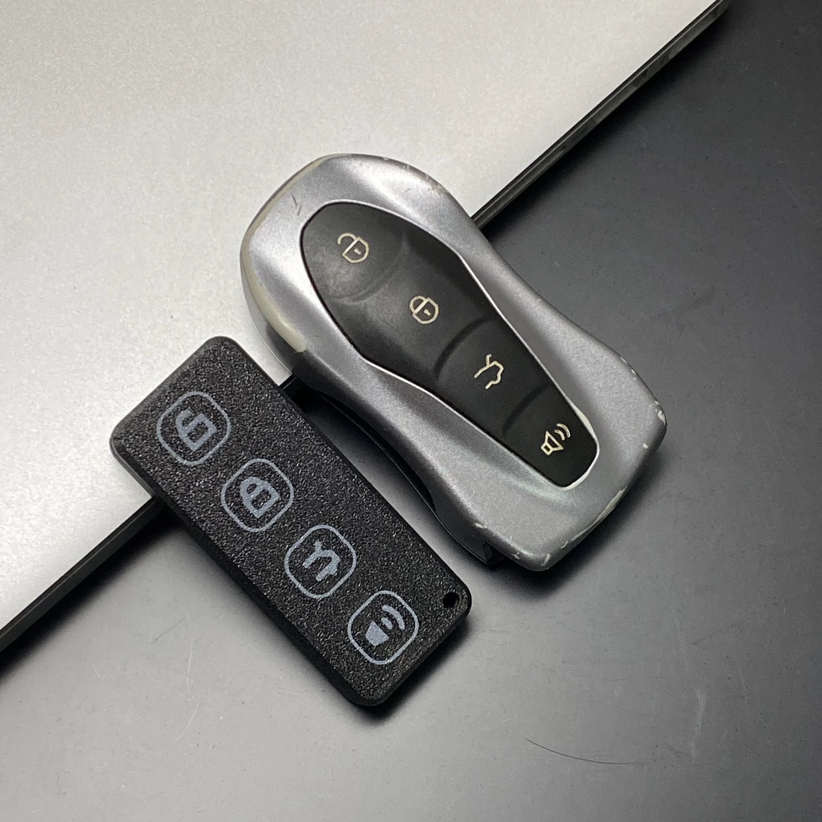 

Подходит для замены ключей Geely Boyue Pro и корпуса модификации смарт-карты Geely Xingyue 4A.