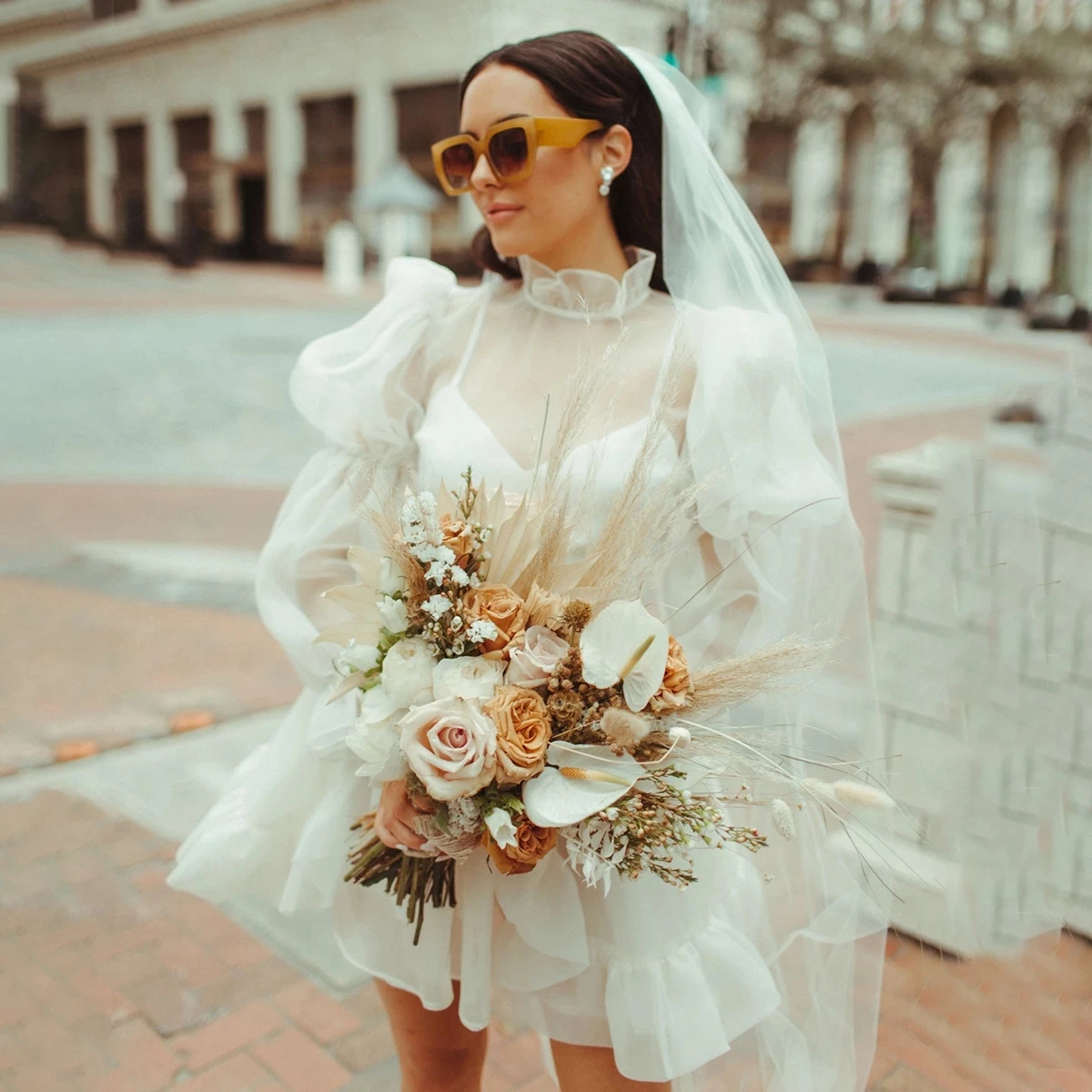 

Short Wedding Dress Tulle High Collar Puffy Long Sleeves Illusion Backless Bridal Gown Mini Vestidos De Noiva Customize SWD474
