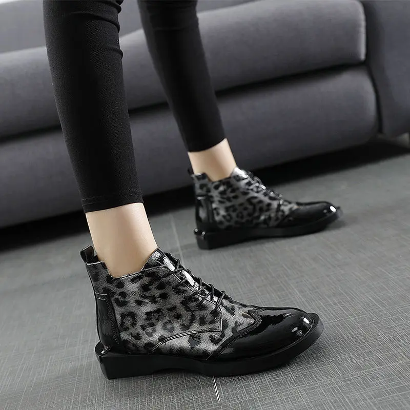 

Женская обувь 2022