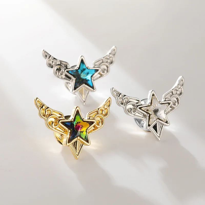 

2022 New Japanese Anime Series Badge Magic Girl Cherry Blossom Cartoon Fashion Creative Crystal Wings Brooch Cute Kawaii Gift
