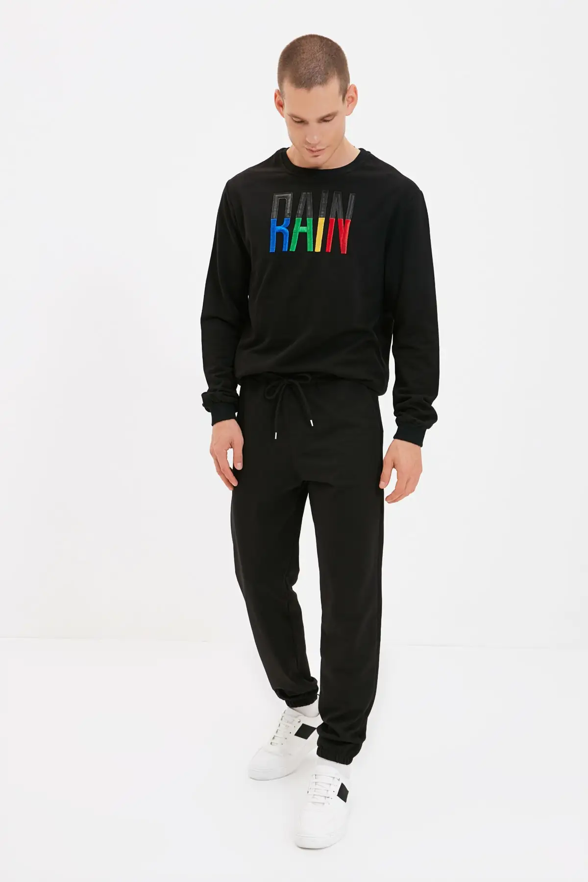 

Trendyol men's Regular Fit sweatpants TMNSS21SR0429