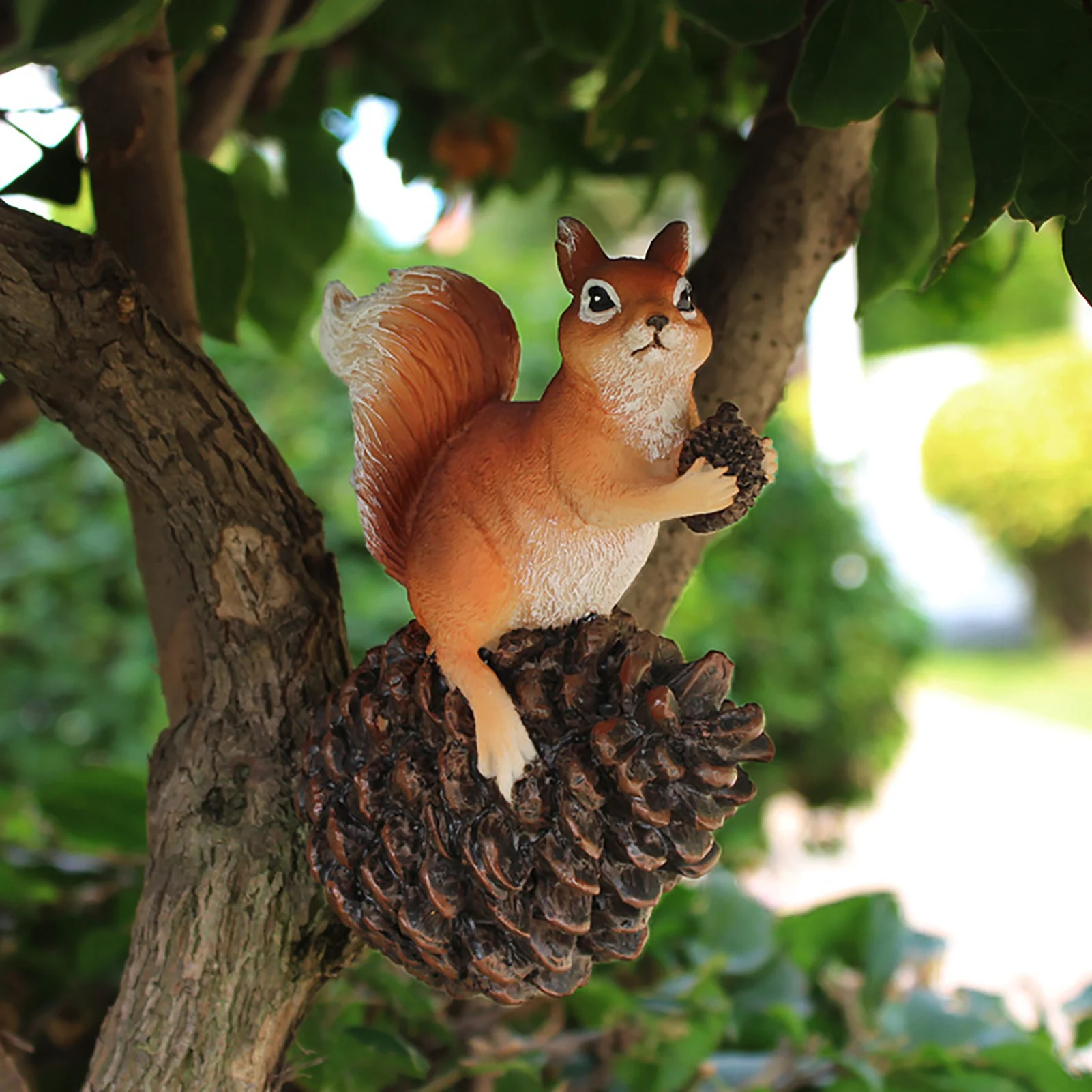 

Resin Squirrel Statue Realistic Animals Outdoor Garden Statue Simulation Squirrel Tree Hangings Wall Sculpture Figurines ForHome