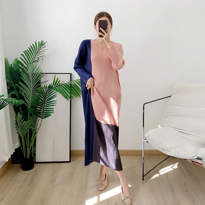 

Miyake pleated dress women's winter new slimming color matching loose large size straight long bottoming skirt