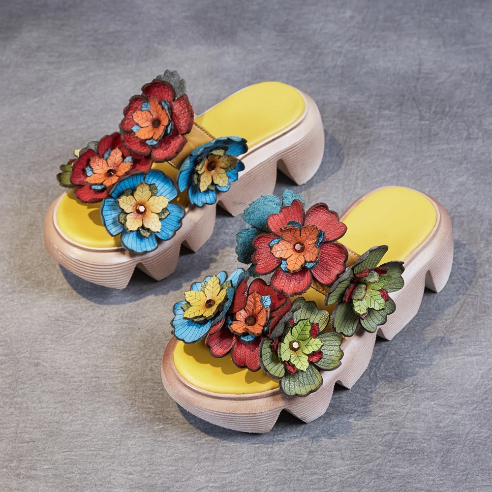 Женские босоножки из натуральной кожисабо с цветами на платформекожаная обувь