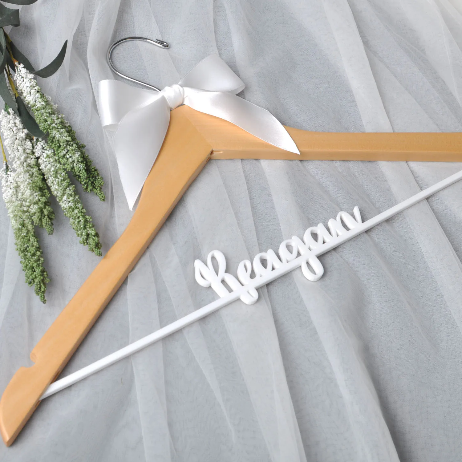 

Персонализированная Свадебная Вешалка, подарок для невесты, вешалка для подружки невесты, именная вешалка на заказ, свадебный подарок для д...