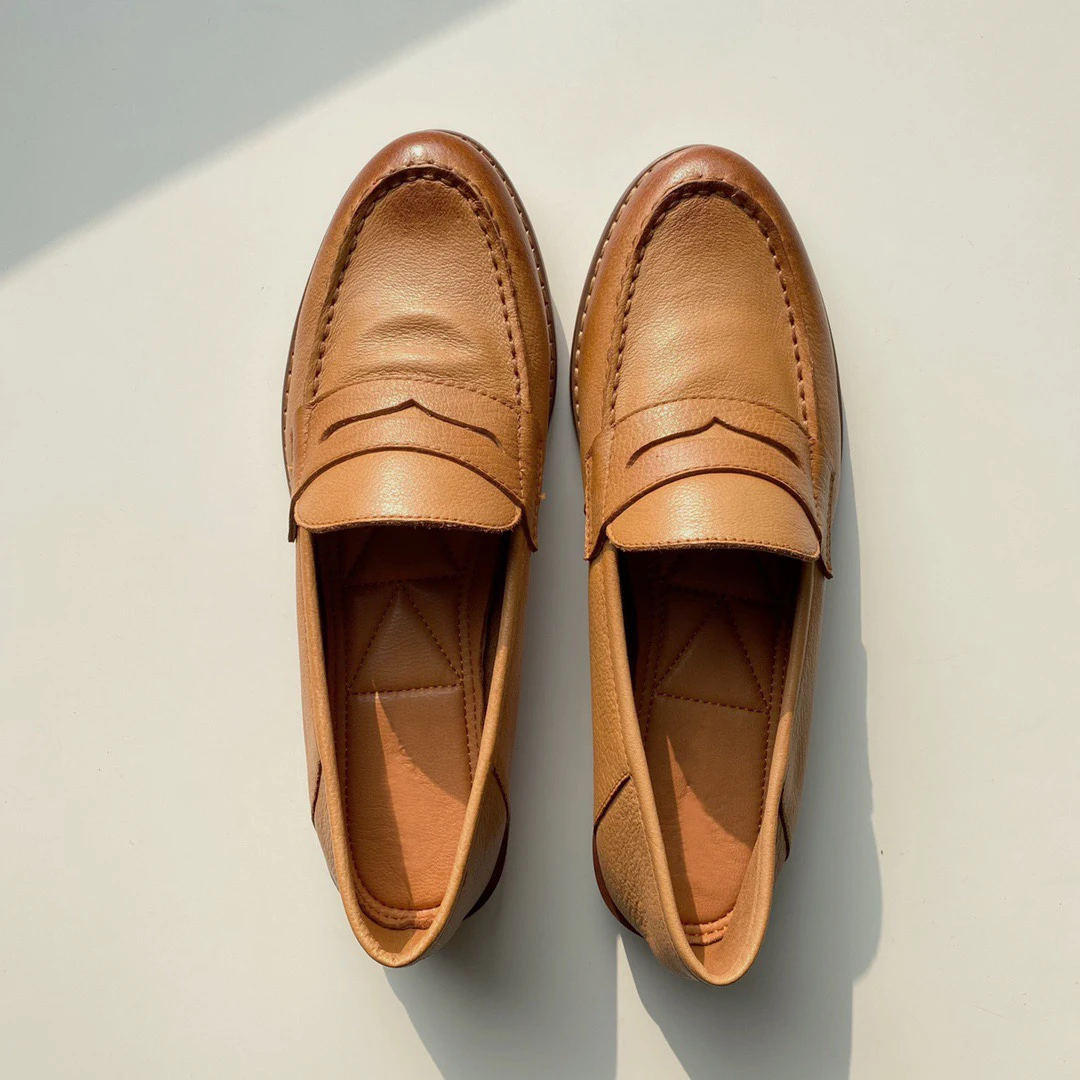 

Donna-in/Новинка 2022 года; Сезон весна; Мягкие лоферы из натуральной телячьей кожи; Роскошные женские слипоны из натуральной кожи; Дизайнерская обувь ручной работы высокого качества