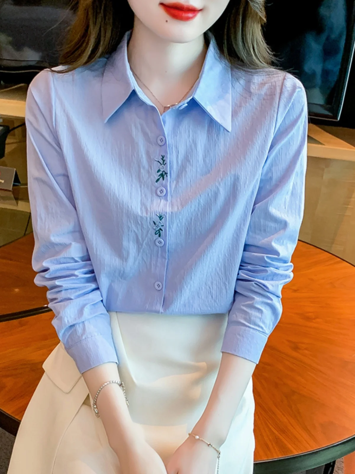 Хлопковые рубашки с вышивкой женские осенние 2024 новая модная белая рубашка