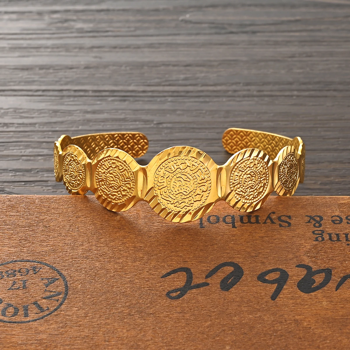 Bangrui золотистый цвет Дубай Искусственные женские браслеты Ближнего Востока