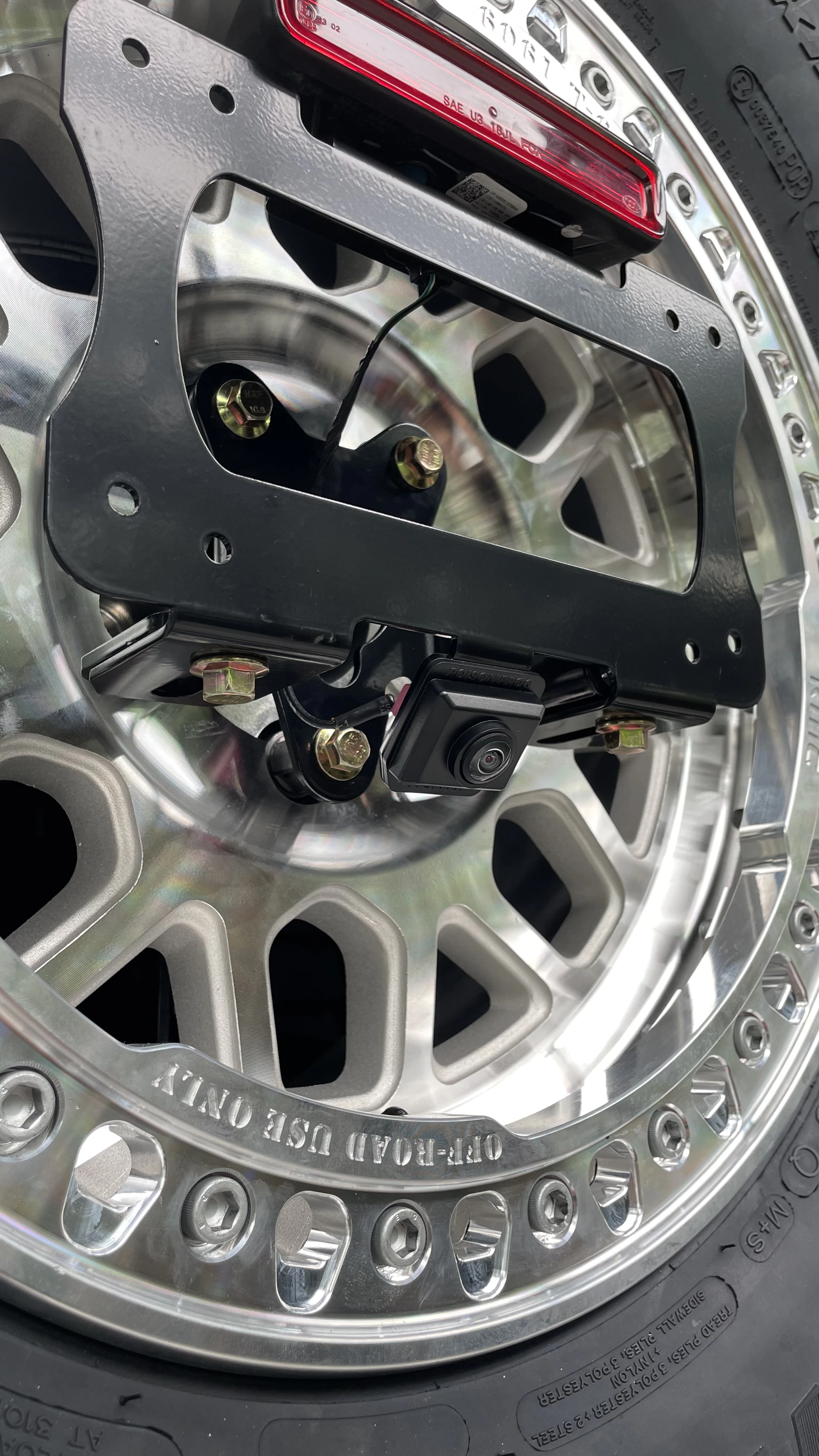 Полная стойка для номерного знака ядовитая лягушка 76002 с тормозным фотоприводом